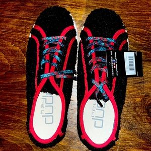 NWT HEY DUDE Size 6 Karina Sherpa Moonless Sangria Slip ons